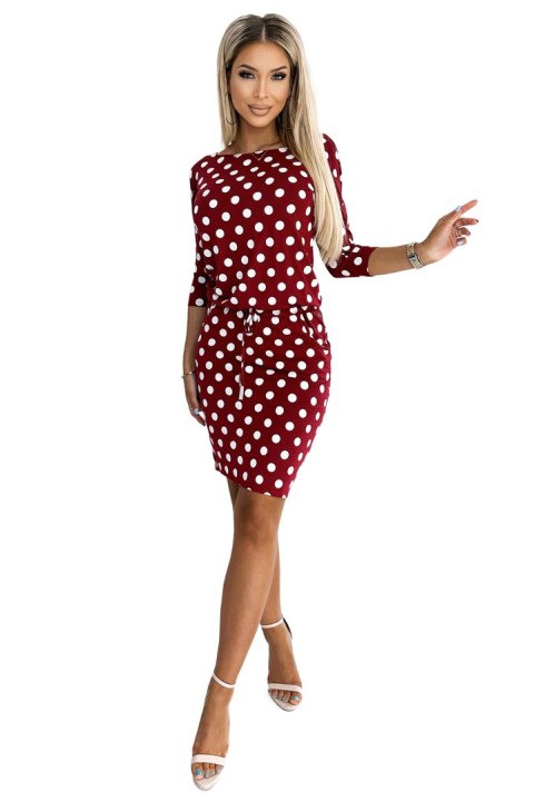 13-156 Sukienka sportowa z wiązaniem i kieszeniami - bordowa w groszki - XXL