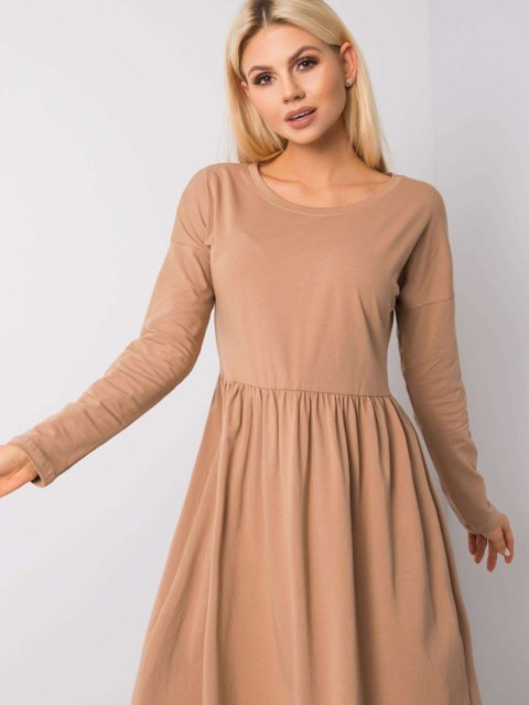 Sukienka RV-SK-5889.41P camelowy L Sukienka RV-SK-5889.41P camelowy L