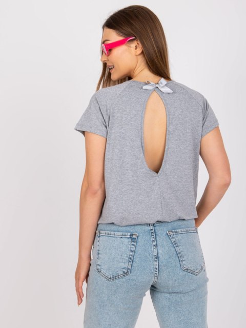 Bluzka szara z dekoltem na plecach i krótkim rękawem L/XL Bluzka szara z dekoltem na plecach i krótkim rękawem L/XL