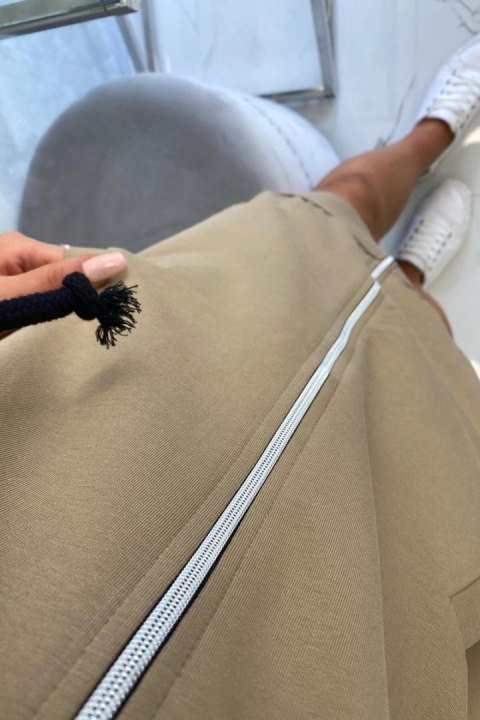 Długa tunika z kapturem w odcieniu camel – styl casual