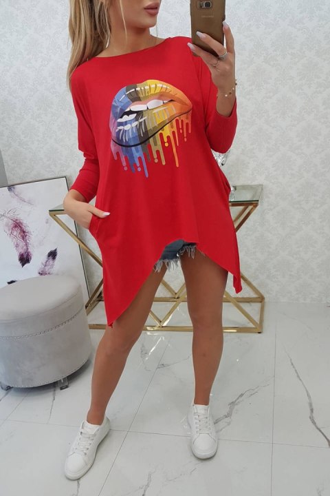Bluzka oversize z nadrukiem tęczowych ust czerwona