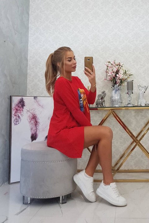 Bluzka oversize z nadrukiem tęczowych ust czerwona