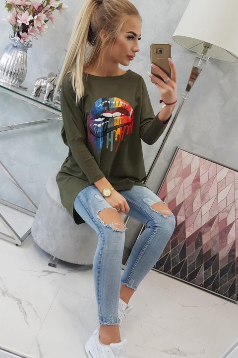 Bluzka oversize z nadrukiem tęczowych ust khaki