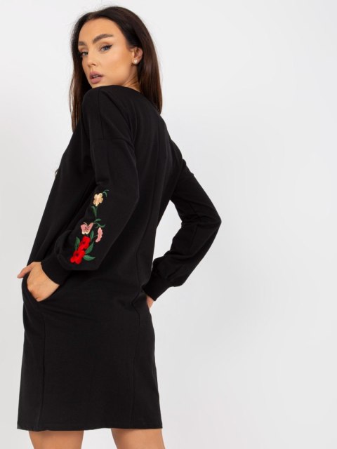 Sukienka sportowa czarna z haftem krótka L/XL