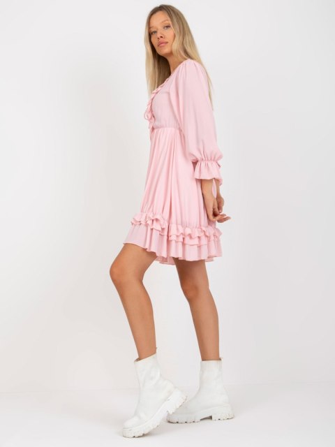 Sukienka jasnoróżowa mini z falbaną styl Boho Sukienka jasnoróżowa mini z falbaną styl Boho