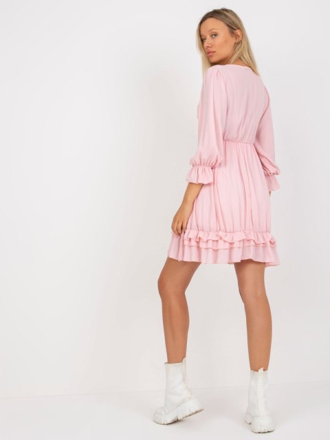 Sukienka jasnoróżowa mini z falbaną styl Boho Sukienka jasnoróżowa mini z falbaną styl Boho