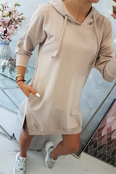 Sukienka z kapturem i dłuższym tyłem beżowa