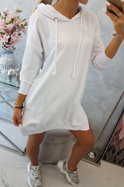 Sukienka z kapturem i dłuższym tyłem biała