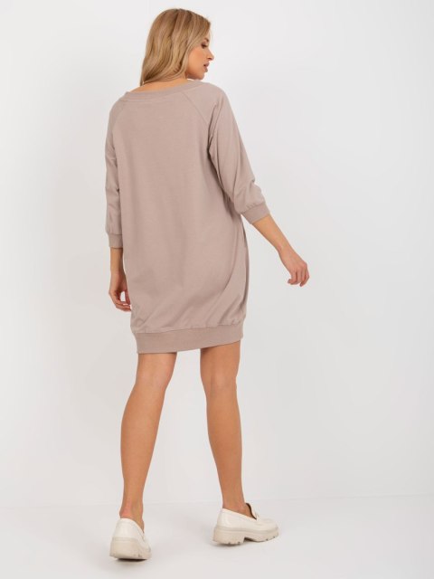 Sukienka beżowa sportowa basic z kieszeniami Salerno S/M Sukienka beżowa sportowa basic z kieszeniami Salerno S/M