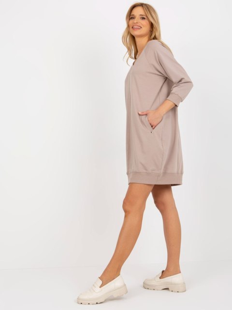 Sukienka beżowa sportowa basic z kieszeniami Salerno S/M Sukienka beżowa sportowa basic z kieszeniami Salerno S/M