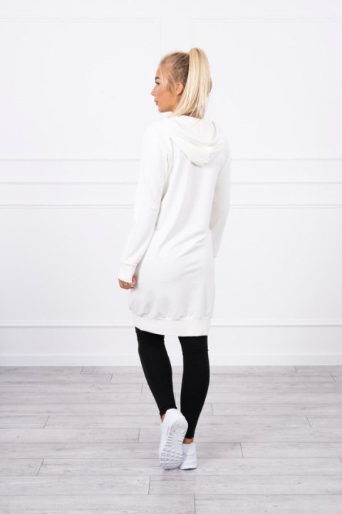 Bluza ecru z kapturem i kieszeniami – klasyczny codzienny look