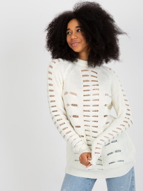 Sweter luźny, ażurowy ecru z wełną one size Sweter luźny, ażurowy ecru z wełną one size