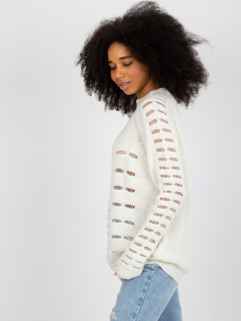 Sweter luźny, ażurowy ecru z wełną one sizeSweter luźny, ażurowy ecru z wełną one size Sweter luźny, ażurowy ecru z wełną one sizeSweter luźny, ażurowy ecru z wełną one size