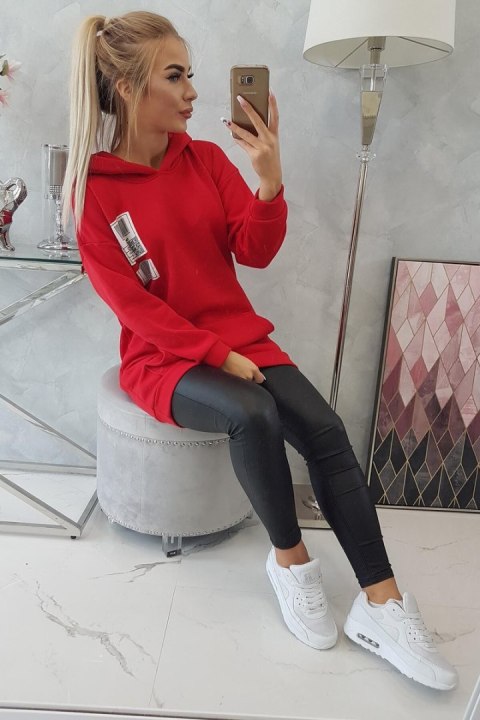 Bluza z kapturem z naszywkami czerwona