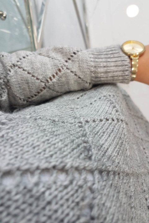 Sweter z półgolfem i wzorem w romby szary Sweter z półgolfem i wzorem w romby szary