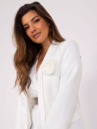 Marynarka elegancka ecru bez zapięcia z różą 2XL