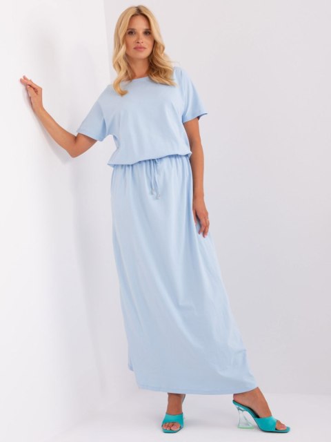 Jasnoniebieska maxi sukienka basic ze ściągaczem i kieszeniami Jasnoniebieska maxi sukienka basic ze ściągaczem i kieszeniami