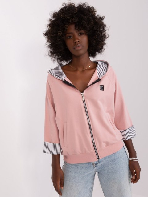 Bluza rozpinana z kaputer rękaw 3/4 jasno-różowa Bluza rozpinana z kaputer rękaw 3/4 jasno-różowa