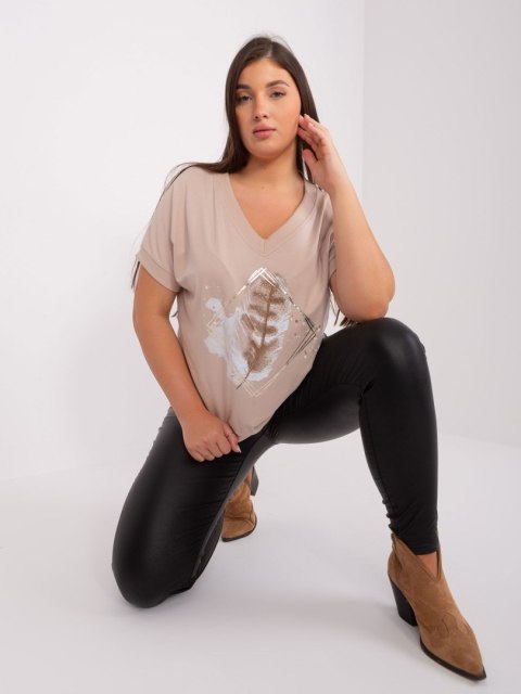 Bluzka t-shirt beżowy z nadrukiem pióro plus size Bluzka t-shirt beżowy z nadrukiem pióro plus size