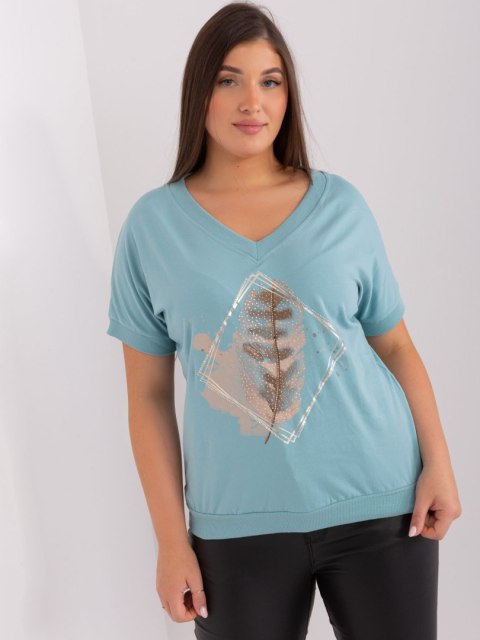 Bluzka t-shirt pistacjowy z nadrukiem pióro plus size Bluzka t-shirt pistacjowy z nadrukiem pióro plus size