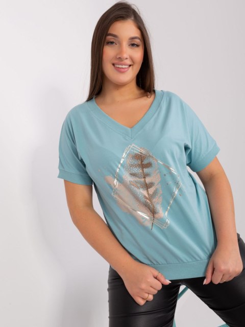 Bluzka t-shirt pistacjowy z nadrukiem pióro plus size Bluzka t-shirt pistacjowy z nadrukiem pióro plus size