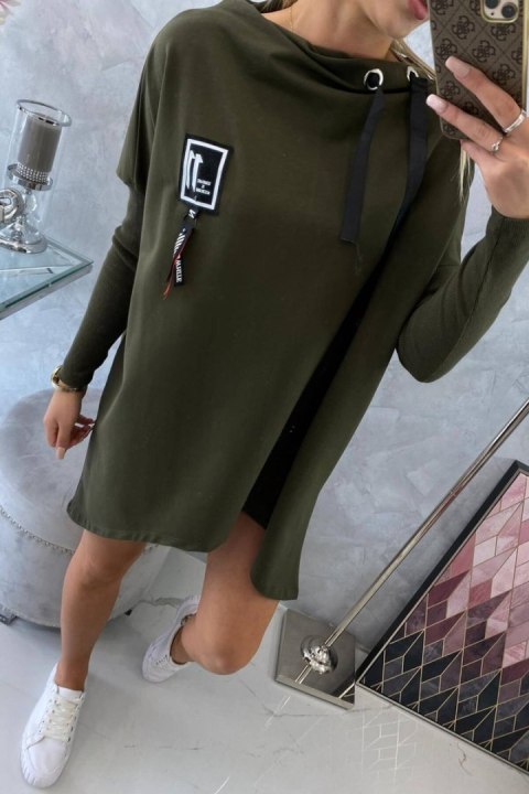 Bluza oversize z asymetrycznymi bokami khaki Bluza oversize z asymetrycznymi bokami khaki