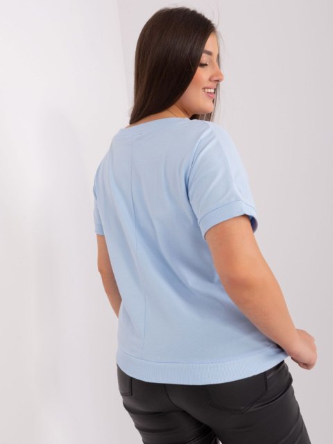 Bluzka t-shirt jasno niebieska z nadrukiem pióro plus size Bluzka t-shirt jasno niebieska z nadrukiem pióro plus size