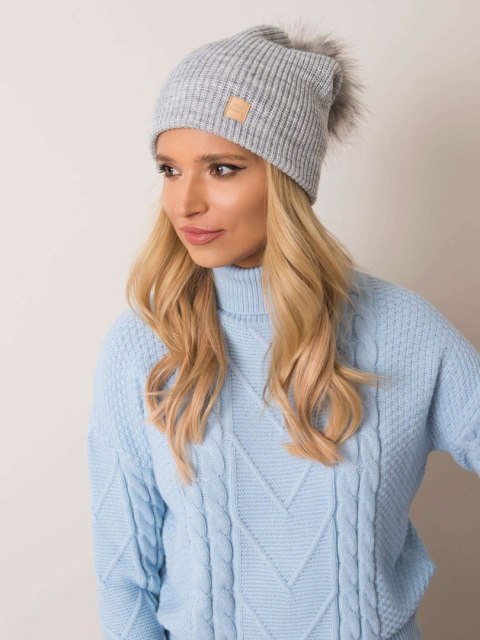 Czapka daamska z pomponem jasnoszara Beanie Czapka daamska z pomponem jasnoszara Beanie
