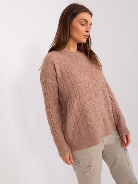 Sweter damski ciemnobeżowy z warkoczami i ściągaczami oversize Sweter damski ciemnobeżowy z warkoczami i ściągaczami oversize