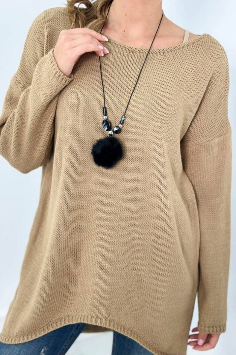 Sweter damski camelowy akrylowy z naszyjnikiem Sweter damski camelowy akrylowy z naszyjnikiem