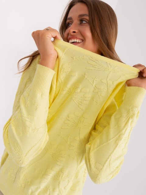 Sweter damski klasyczny ze ściągaczami jasno żółty Sweter damski klasyczny ze ściągaczami jasno żółty