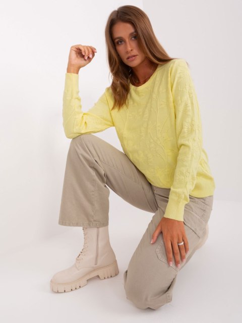 Sweter damski klasyczny ze ściągaczami jasno żółty Sweter damski klasyczny ze ściągaczami jasno żółty