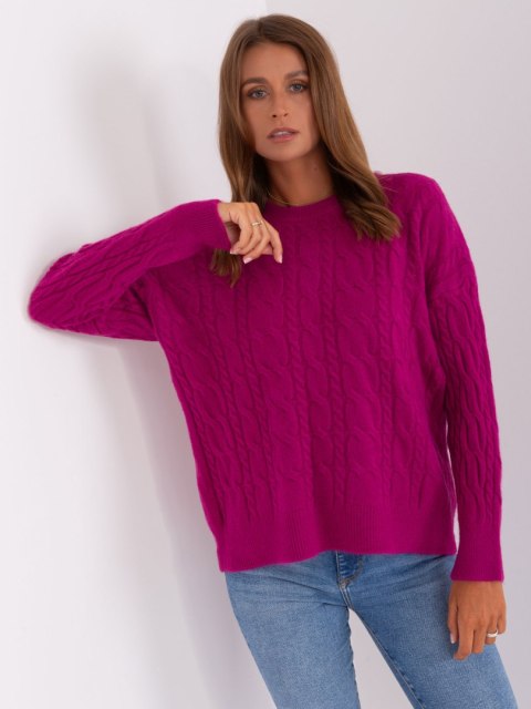 Sweter damski fioletowy z warkoczami i ściągaczami oversize Sweter damski fioletowy z warkoczami i ściągaczami oversize