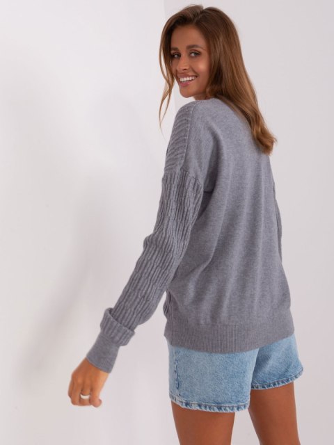 Sweter damski klasyczny ciemnoszary zdobiony przód Sweter damski klasyczny ciemnoszary zdobiony przód