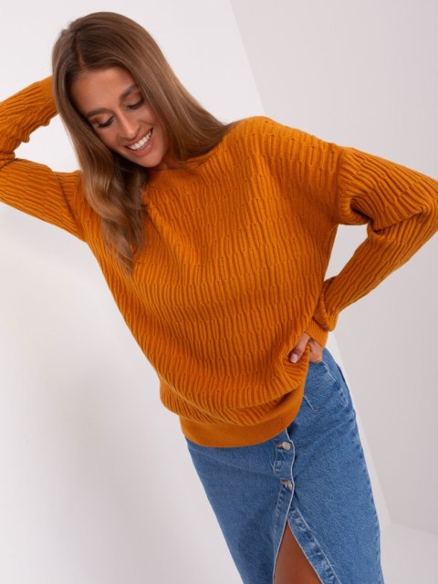 Sweter damski klasyczny jasny pomarańczowy zdobiony przód Sweter damski klasyczny jasny pomarańczowy zdobiony przód