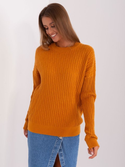 Sweter damski klasyczny jasny pomarańczowy zdobiony przód Sweter damski klasyczny jasny pomarańczowy zdobiony przód