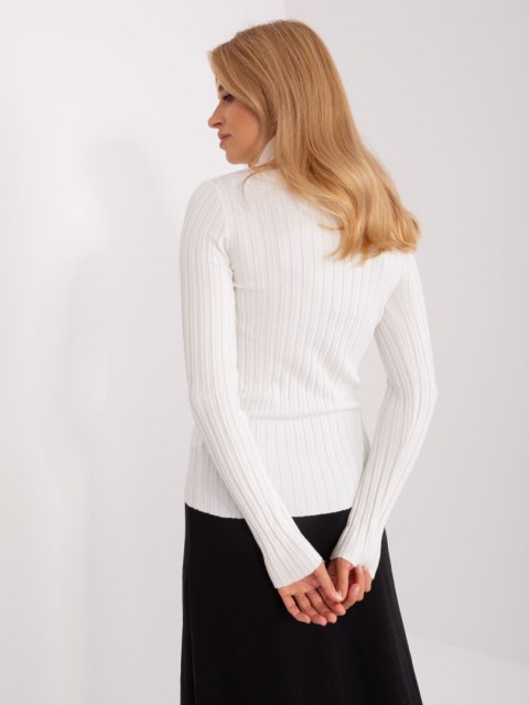 Golf sweter dopasowany prążkowany ecru Golf sweter dopasowany prążkowany ecru
