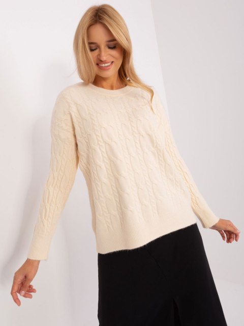 Sweter damski ecru z warkoczami i ściągaczami Sweter damski ecru z warkoczami i ściągaczami