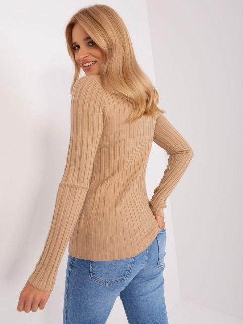 Golf sweter dopasowany prążkowany camelowy Golf sweter dopasowany prążkowany camelowy