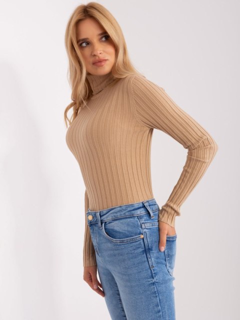 Golf sweter dopasowany prążkowany camelowy Golf sweter dopasowany prążkowany camelowy