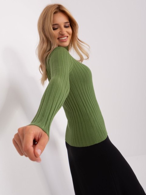 Golf sweter dopasowany prążkowany khaki Golf sweter dopasowany prążkowany khaki