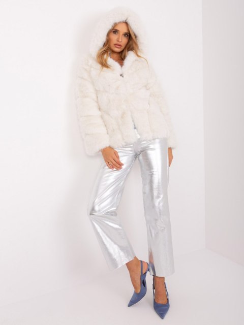 Kurtka AT-KR-2386.00P ecru S/M Kurtka AT-KR-2386.00P ecru S/M