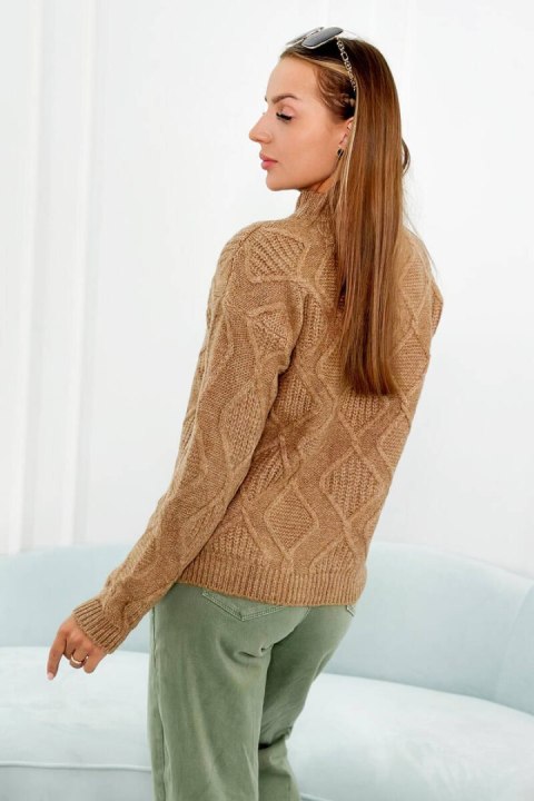 Sweter z ozdobnym splotem camelowy
