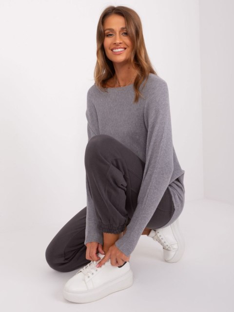Sweter dzianinowy szary oversize gładki S/M Sweter dzianinowy szary oversize gładki S/M