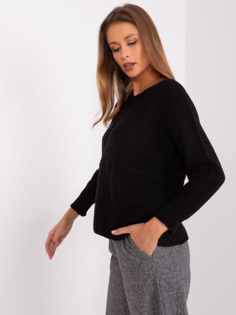 Sweter czarny klasyczny z warkoczami akrylowy Sweter czarny klasyczny z warkoczami akrylowy