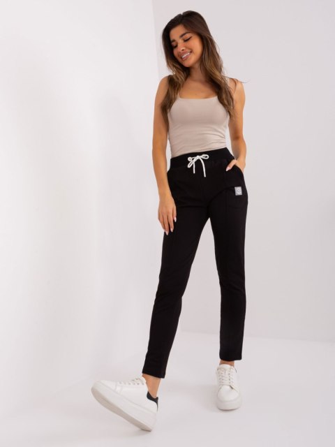 Spodnie dresowe RV-DR-9023.49P czarny L/XL Spodnie dresowe RV-DR-9023.49P czarny L/XL