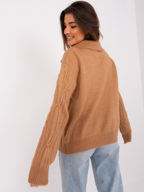 Sweter AT-SW-2349-2.27 camelowy Sweter AT-SW-2349-2.27 camelowy