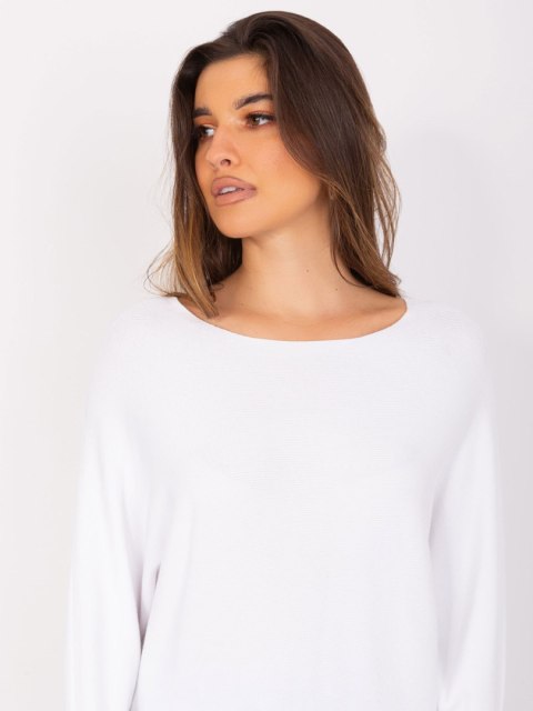 Sweter dzianinowy biały oversize gładki M/L Sweter dzianinowy biały oversize gładki M/L