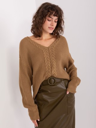 Sweter klasyczny damski z dekoltem camelowy
