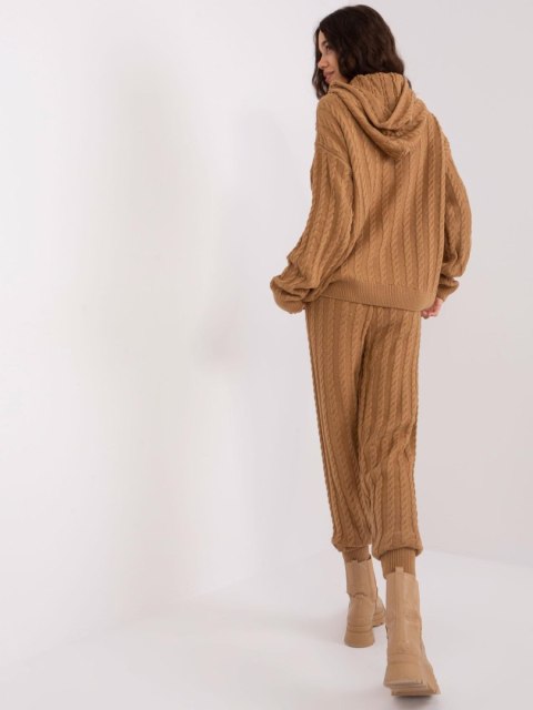 Komplet dzianinowy camelowy sweterkowy w warkocz z kapturem Komplet dzianinowy camelowy sweterkowy w warkocz z kapturem